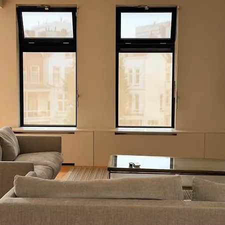Large In The Center Of Apartamento *